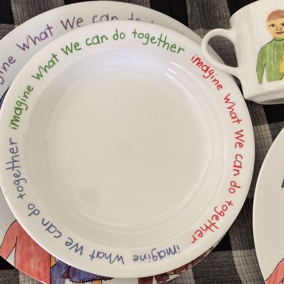 5pcs. INCLUSIVE ARTWORK♥️CORELLE by Corning. 2 plates. 2 bowls. 1 mug. ADORBZ - Picture 5 of 13